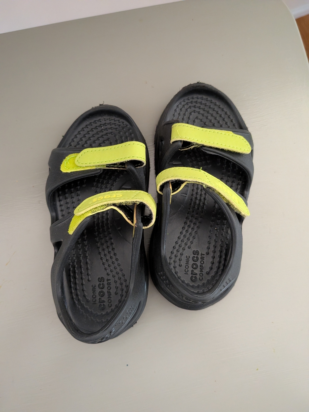 CROCS Kids Black Sandals Swiftwater Neon green C8